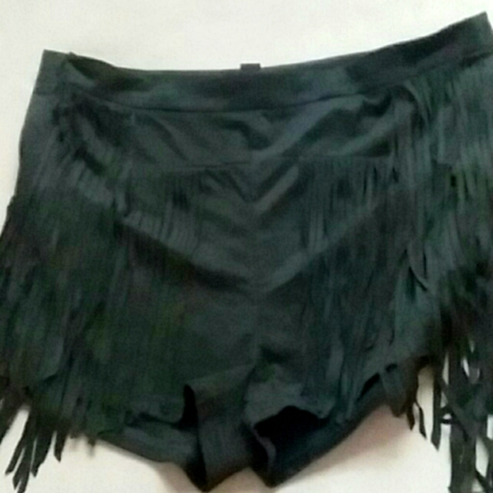 SOLD SOLD Short shorts fringed faux suede black